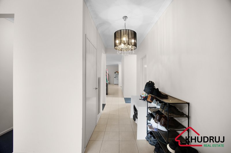 Photo - 13 Brinbrook Street, Tarneit VIC 3029 - Image 3