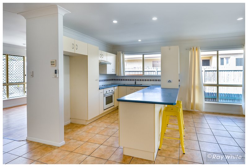 Photo - 13 Brookside Avenue, Norman Gardens QLD 4701 - Image 7
