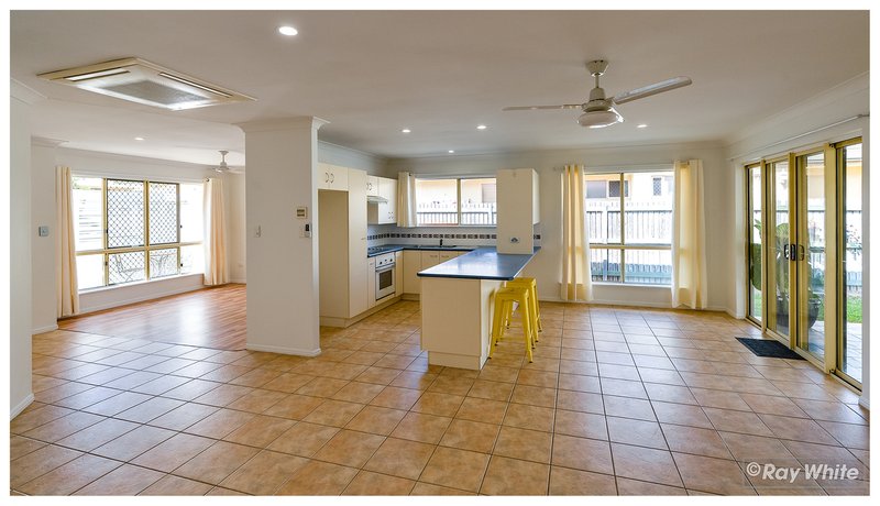 Photo - 13 Brookside Avenue, Norman Gardens QLD 4701 - Image 8