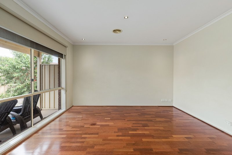 Photo - 13 Buckhurst Way, Hoppers Crossing VIC 3029 - Image 3