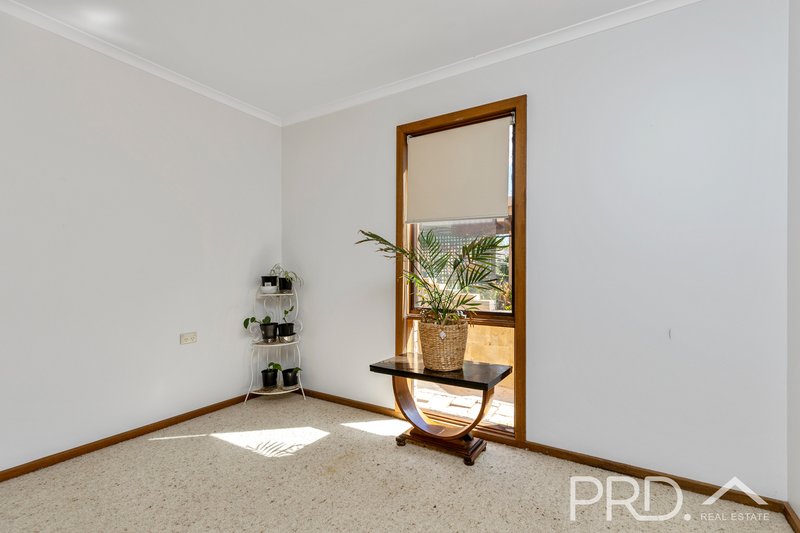 Photo - 13 Bundara Crescent, Tumut NSW 2720 - Image 12