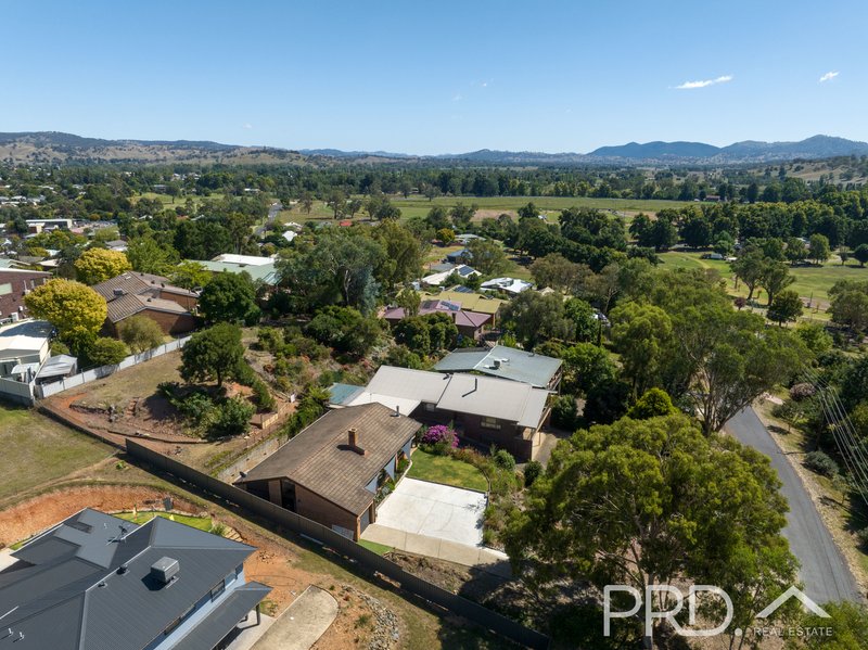 Photo - 13 Bundara Crescent, Tumut NSW 2720 - Image 16