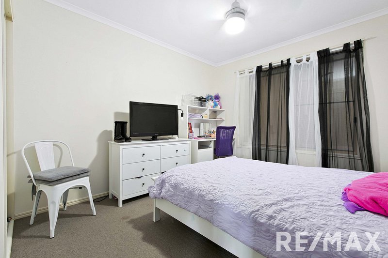 Photo - 13 Bunya Court, Eli Waters QLD 4655 - Image 4