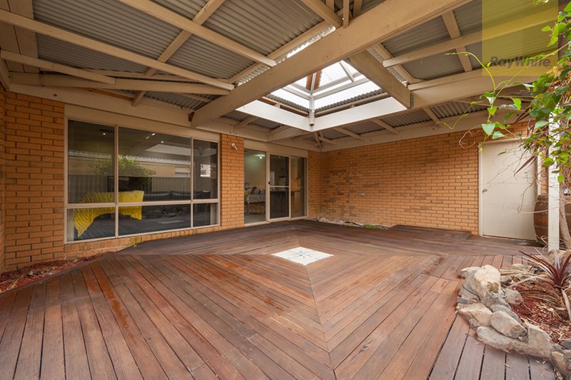 Photo - 13 Burrora Way, Craigieburn VIC 3064 - Image 8