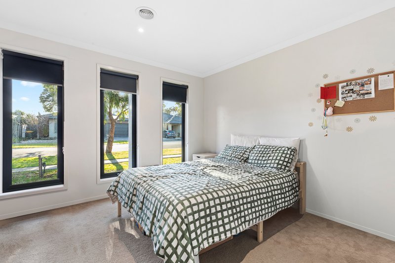 Photo - 13 Bush Street, Manor Lakes VIC 3024 - Image 3