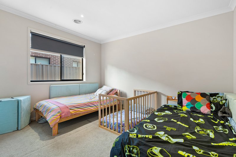 Photo - 13 Bush Street, Manor Lakes VIC 3024 - Image 10