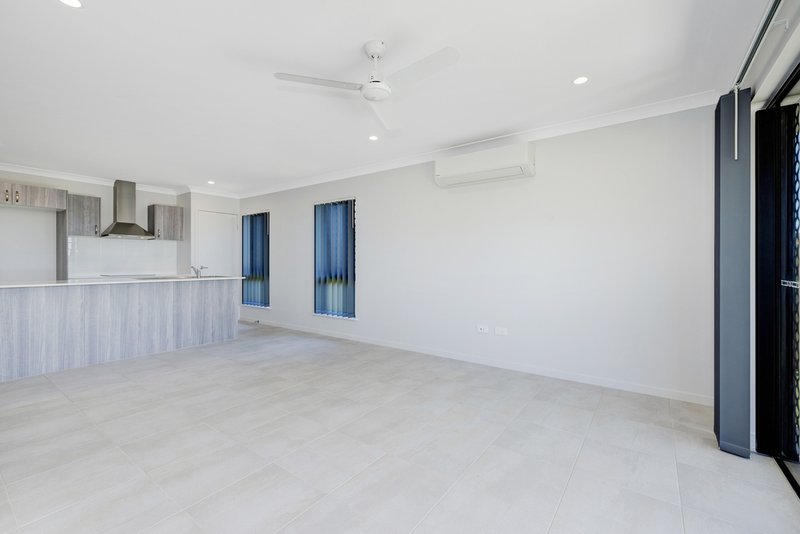Photo - 13 Buttonwood Circuit, Rasmussen QLD 4815 - Image 2