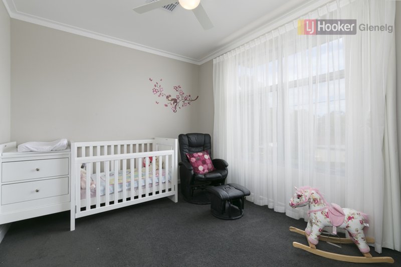 Photo - 13 Byard Terrace, Mitchell Park SA 5043 - Image 10