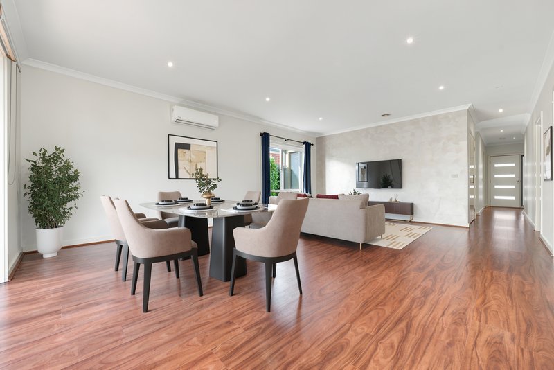 Photo - 13 Cadillac Street, Cranbourne East VIC 3977 - Image 5