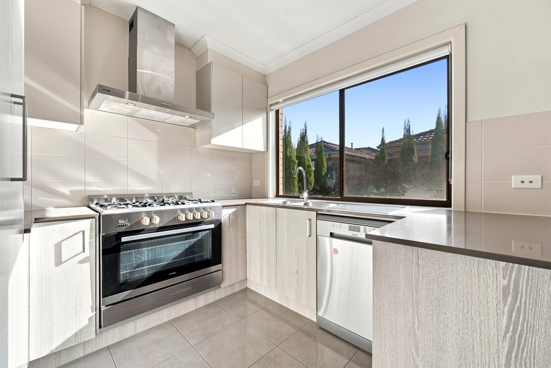 Photo - 13 Cadillac Street, Cranbourne East VIC 3977 - Image 8
