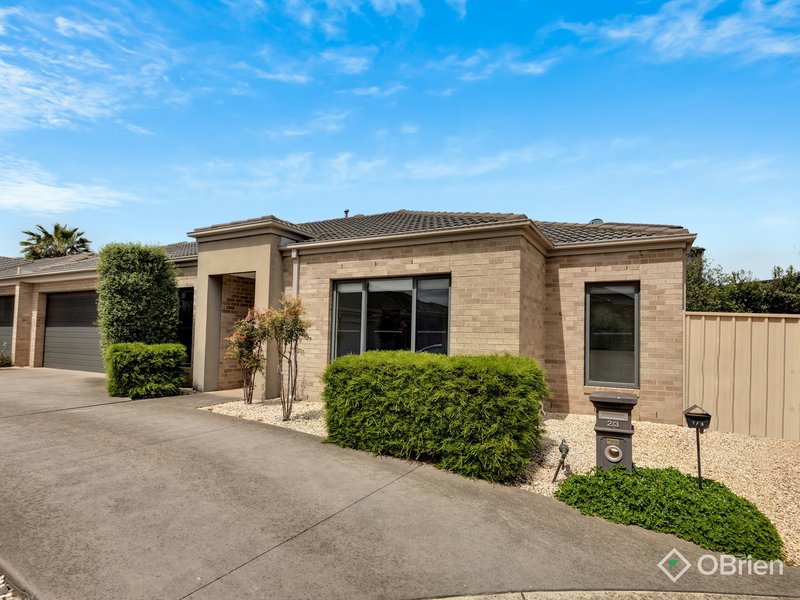 Photo - 1/3 Cadiz Way, Point Cook VIC 3030 - Image 2