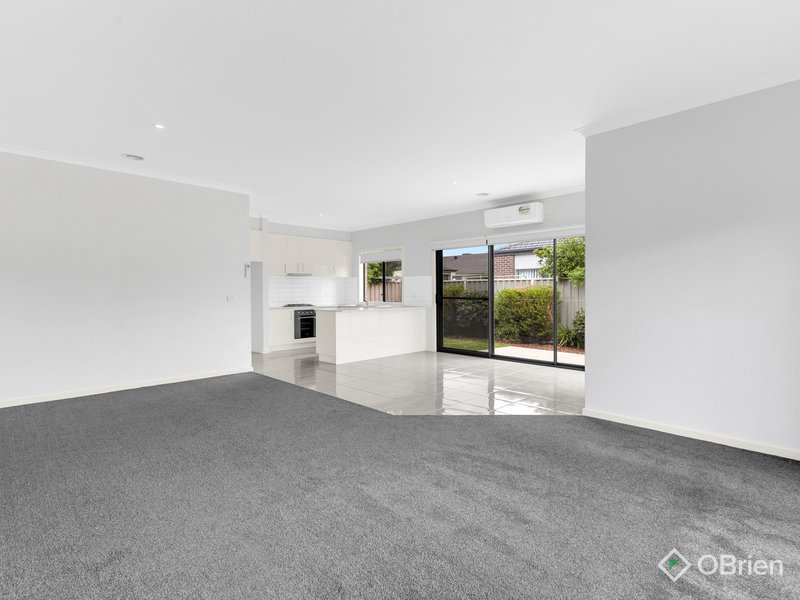 Photo - 1/3 Cadiz Way, Point Cook VIC 3030 - Image 6