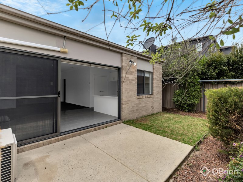 Photo - 1/3 Cadiz Way, Point Cook VIC 3030 - Image 12