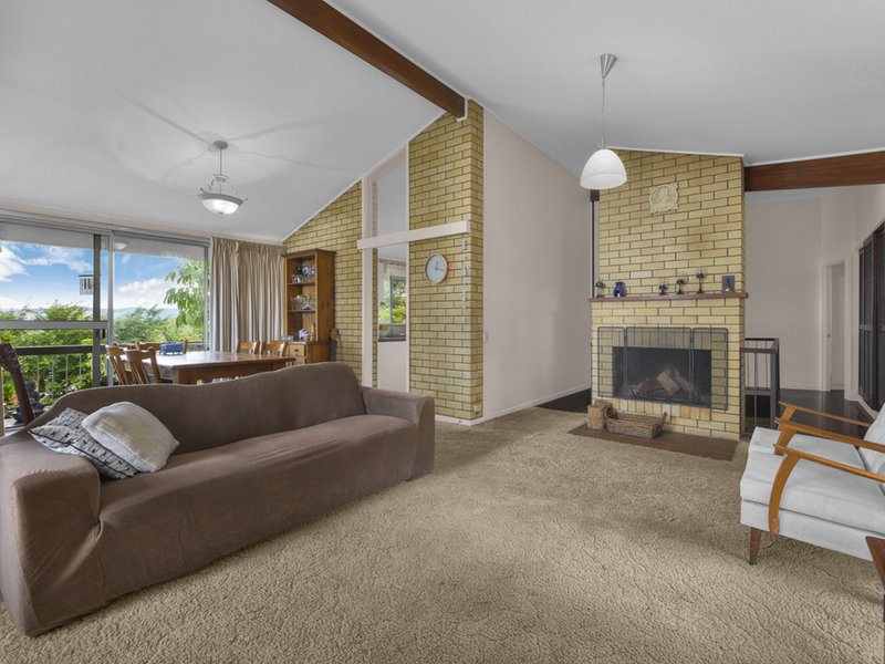 Photo - 13 Caesar Road, Ferny Hills QLD 4055 - Image 3