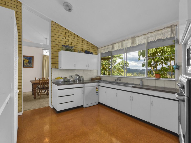 Photo - 13 Caesar Road, Ferny Hills QLD 4055 - Image 5