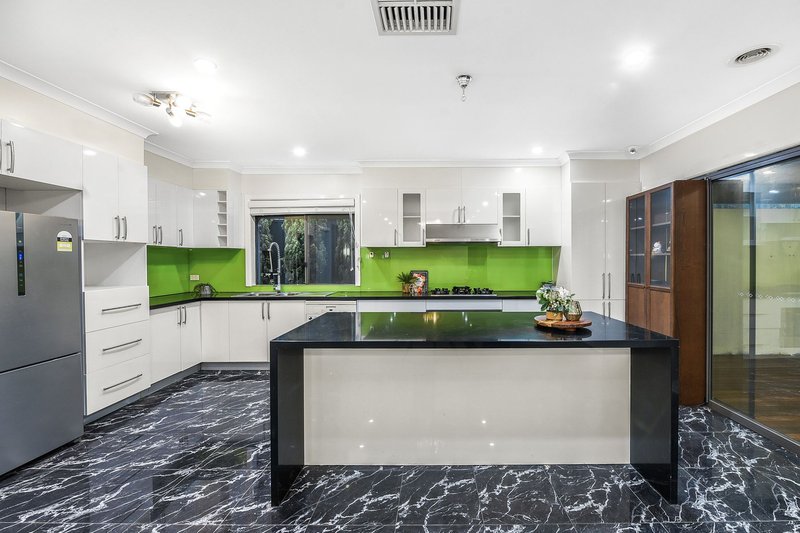 Photo - 13 Cafardi Boulevard, Keysborough VIC 3173 - Image 6