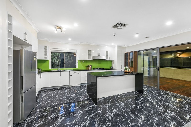 Photo - 13 Cafardi Boulevard, Keysborough VIC 3173 - Image 7