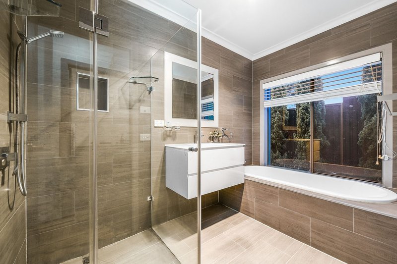 Photo - 13 Cafardi Boulevard, Keysborough VIC 3173 - Image 13