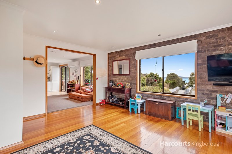 Photo - 13 Calder Crescent, Blackmans Bay TAS 7052 - Image 4