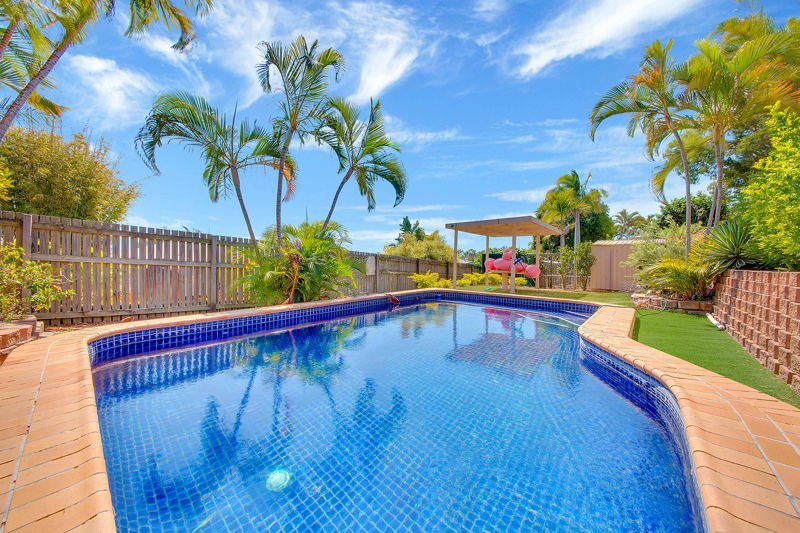 Photo - 13 Caledon Street, Tannum Sands QLD 4680 - Image 4