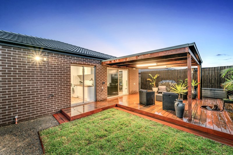 Photo - 13 Calibre Avenue, Craigieburn VIC 3064 - Image 22