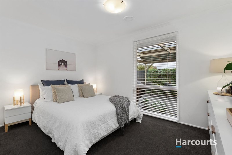 Photo - 13 Caloola Court, Rowville VIC 3178 - Image 15