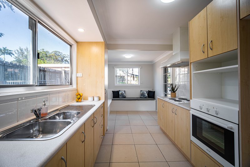 Photo - 13 Caloola Drive, Springwood QLD 4127 - Image 3