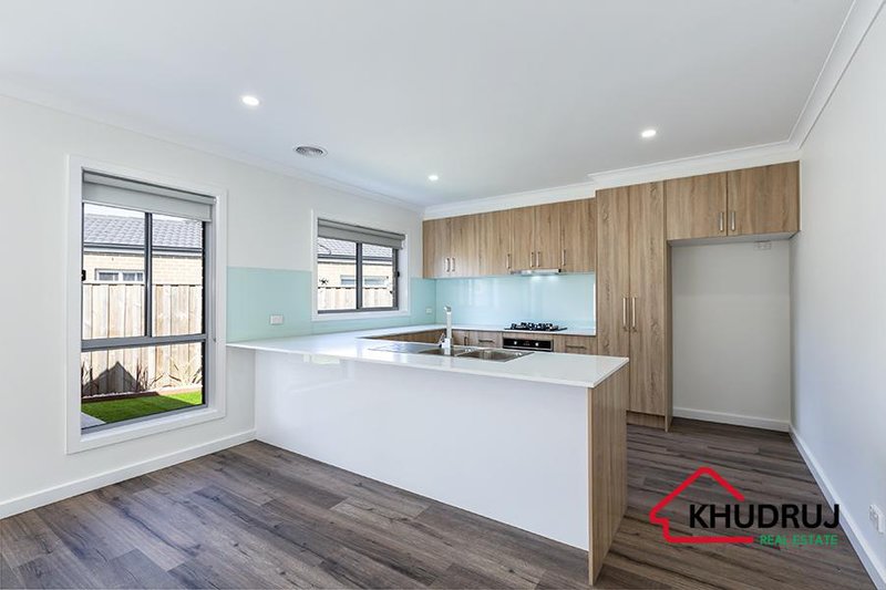 Photo - 13 Calvert Place, Point Cook VIC 3030 - Image 2