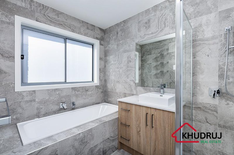 Photo - 13 Calvert Place, Point Cook VIC 3030 - Image 5