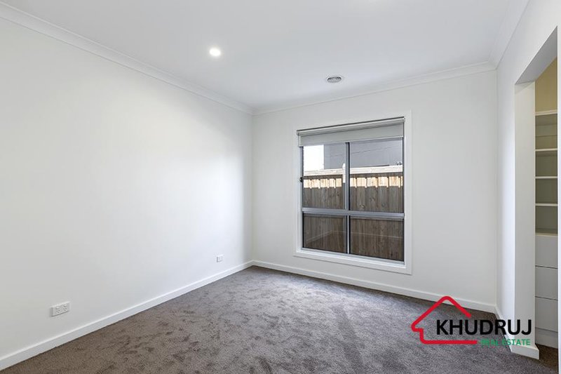 Photo - 13 Calvert Place, Point Cook VIC 3030 - Image 6