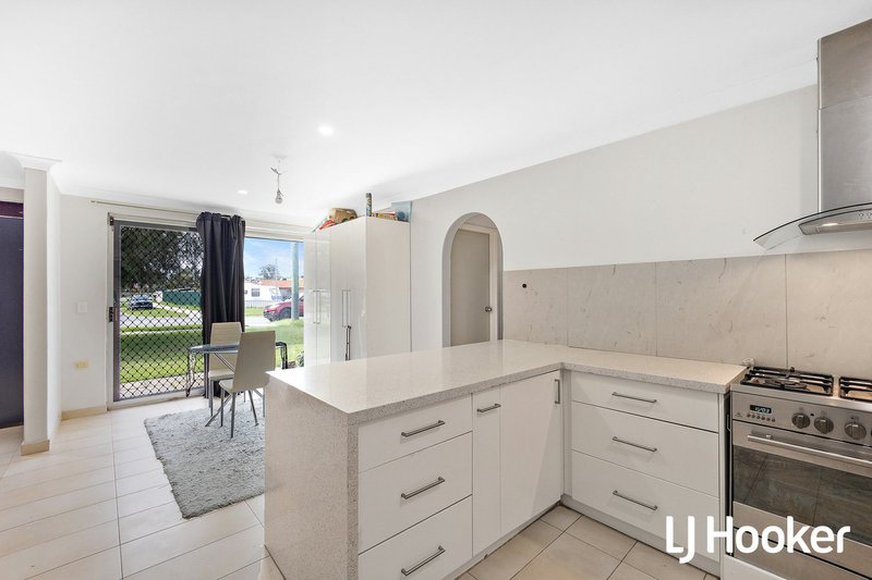 Photo - 13 Cambridge Crescent, Cooloongup WA 6168 - Image 11