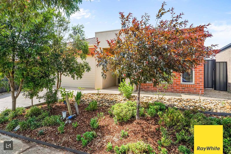 Photo - 13 Camelot Drive, Tarneit VIC 3029 - Image 2