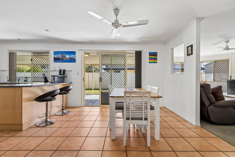 Photo - 13 Cameo Court, Bray Park QLD 4500 - Image 7