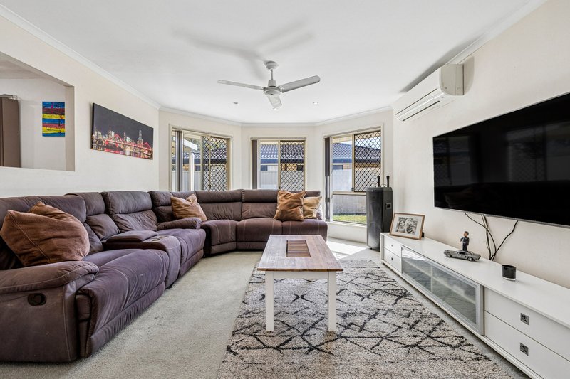Photo - 13 Cameo Court, Bray Park QLD 4500 - Image 8