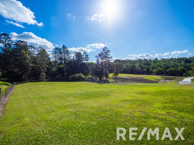 Photo - 13 Camfin Road, Clear Mountain QLD 4500 - Image 2