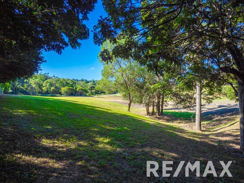 Photo - 13 Camfin Road, Clear Mountain QLD 4500 - Image 4