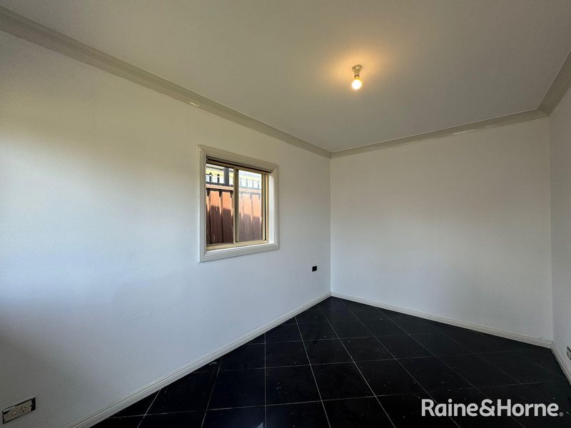 Photo - 13 Canberra Crescent, Campbelltown NSW 2560 - Image 10