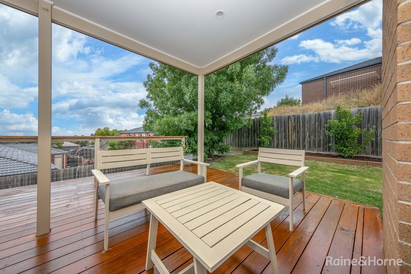 Photo - 13 Cannington Grove, Sunbury VIC 3429 - Image 13