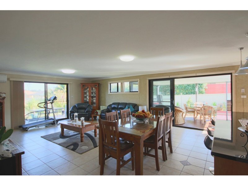 Photo - 13 Capeland Avenue, Sanctuary Point NSW 2540 - Image 7