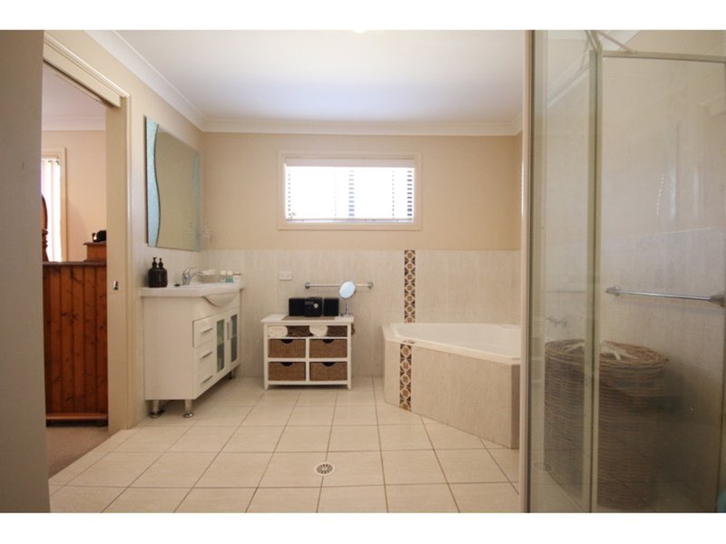 Photo - 13 Capeland Avenue, Sanctuary Point NSW 2540 - Image 11