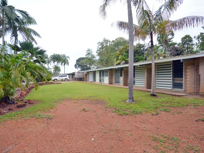 Photo - 13 Carcoola Ct , Rocky Point QLD 4874 - Image 2