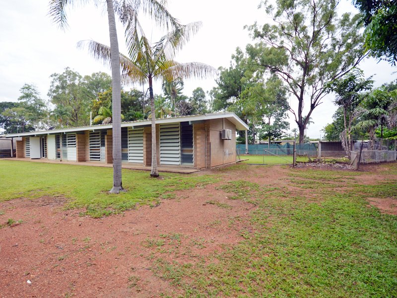 Photo - 13 Carcoola Ct , Rocky Point QLD 4874 - Image 3