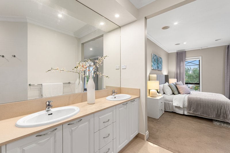 Photo - 13 Carex Way, South Morang VIC 3752 - Image 9