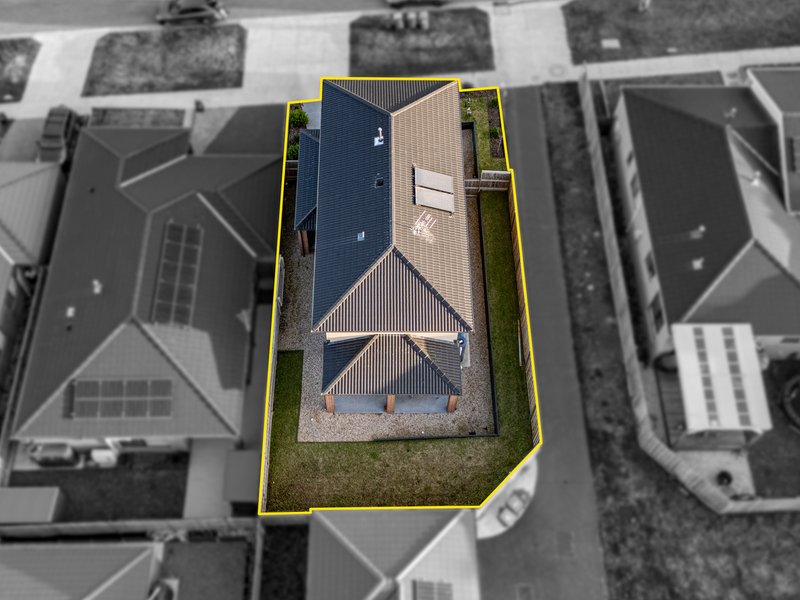 Photo - 13 Carey Crescent, Pakenham VIC 3810 - Image 24