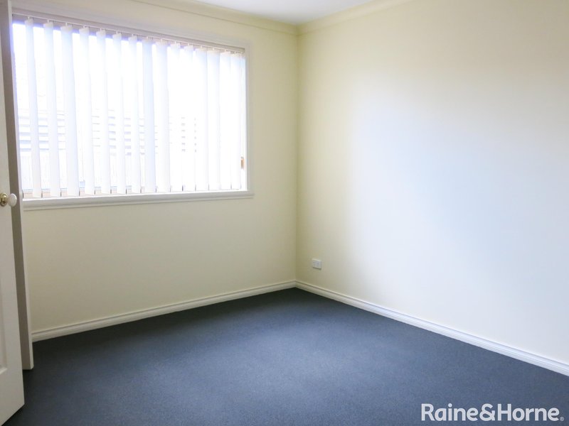 Photo - 1/3 Carmel Court, Sydenham VIC 3037 - Image 10
