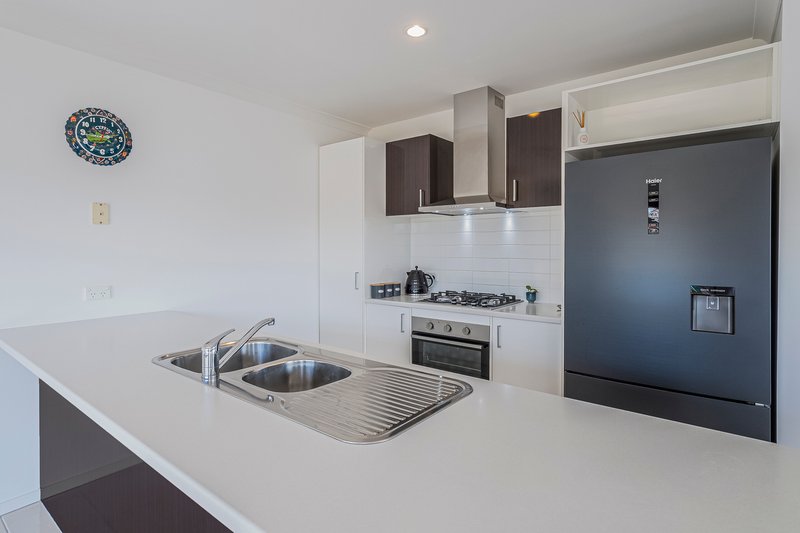 Photo - 13 Cascade Way, Pakenham VIC 3810 - Image 3