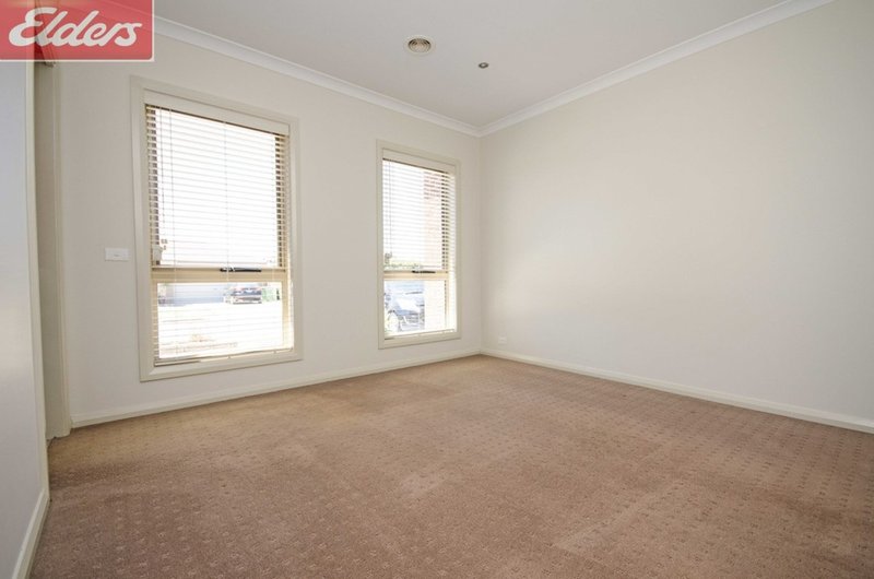 Photo - 13 Castleton Street, Wodonga VIC 3690 - Image 8