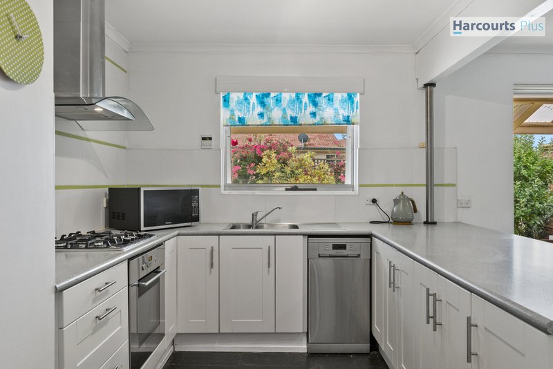 Photo - 13 Caswell Drive, Hallett Cove SA 5158 - Image 6