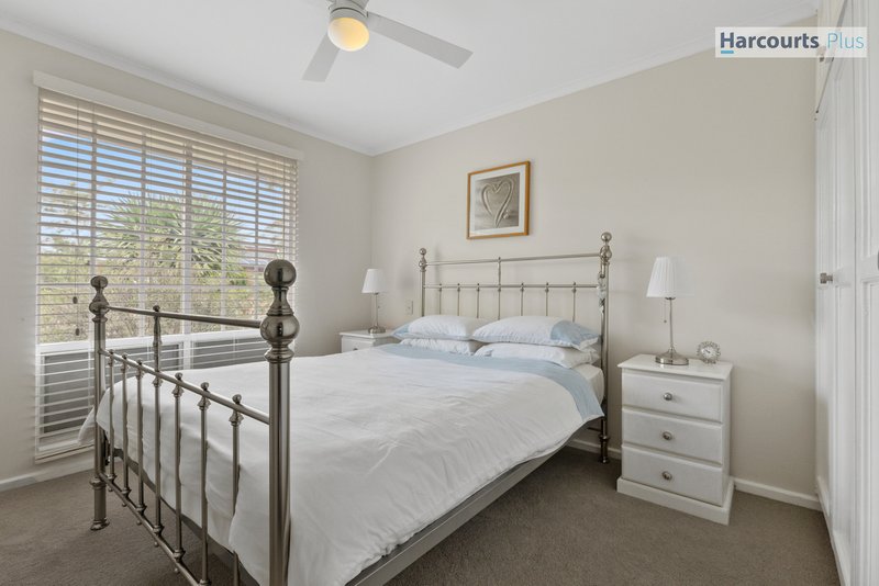 Photo - 13 Caswell Drive, Hallett Cove SA 5158 - Image 7