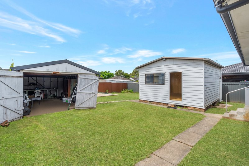 Photo - 13 Catherine Avenue, Lurnea NSW 2170 - Image 14